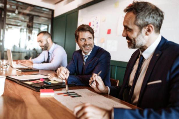 Carlos Eduardo Rosalba Padilha explica como a due diligence garante segurança em M&A.