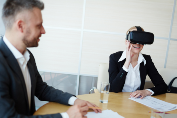 Teciomar Abila mostra como as tecnologias educacionais ampliam o acesso e a inclusão nas escolas.