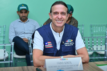 Praças modernas transformam cidades ao criar espaços de convivência e melhorar a vida urbana, observa Fabio Jose Gentil Pereira Rosa.