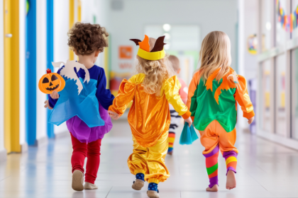 A leitura fina dos microeventos escolares como base para decisões estratégicas ganha profundidade quando Gustavo Morceli transforma dados do cotidiano em inteligência educacional.